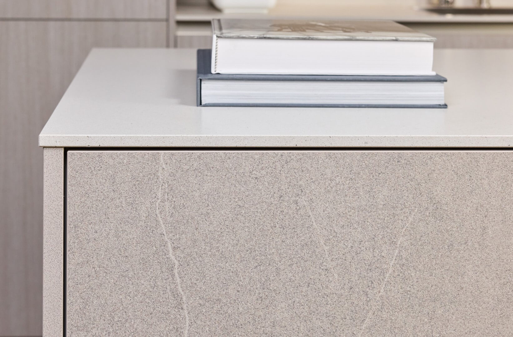 Jura zandsteen – Greeploze designkeuken met warme uitstraling